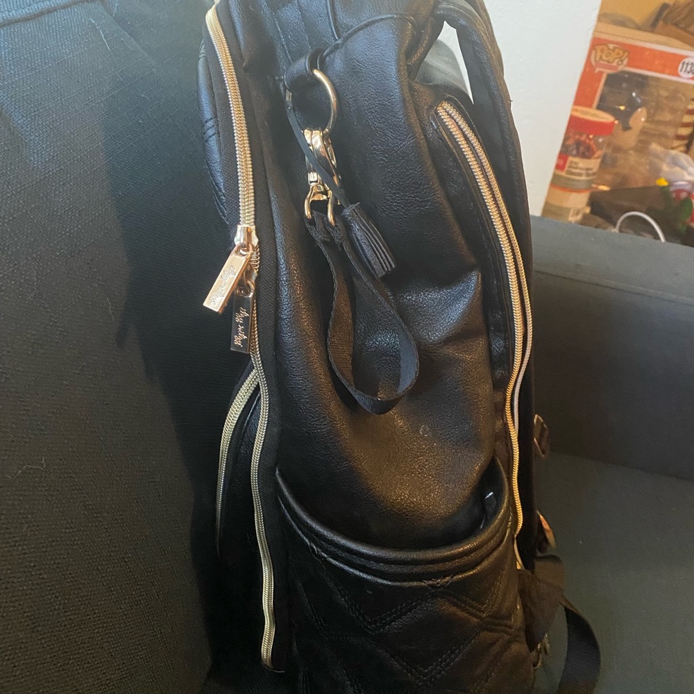 Itzy Ritzy boss plus diaper backpack - Picture 2 of 8